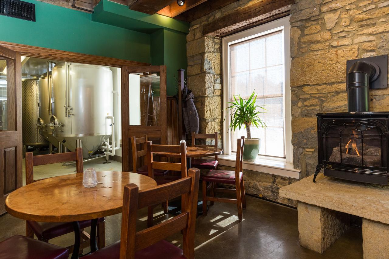 Commerce Street Brewery Hotel Mineral Point Luaran gambar